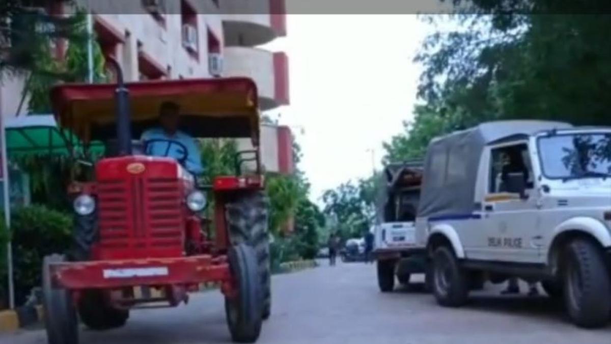 ट्रैक्टर की दीवानगी में चोर बना नाबालिग, JNU कैंपस से चुराया, चित्रकूट में पकड़ा गया