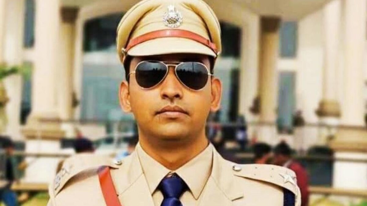 झारखंड: ट्रेनी DSP की गलती से दोस्त की मौत, पिस्टल के साथ फोटो लेने में चली  गोली - Trainee DSP Bastar pistol shoot accidentally a friend in Koderma NTC  - AajTak