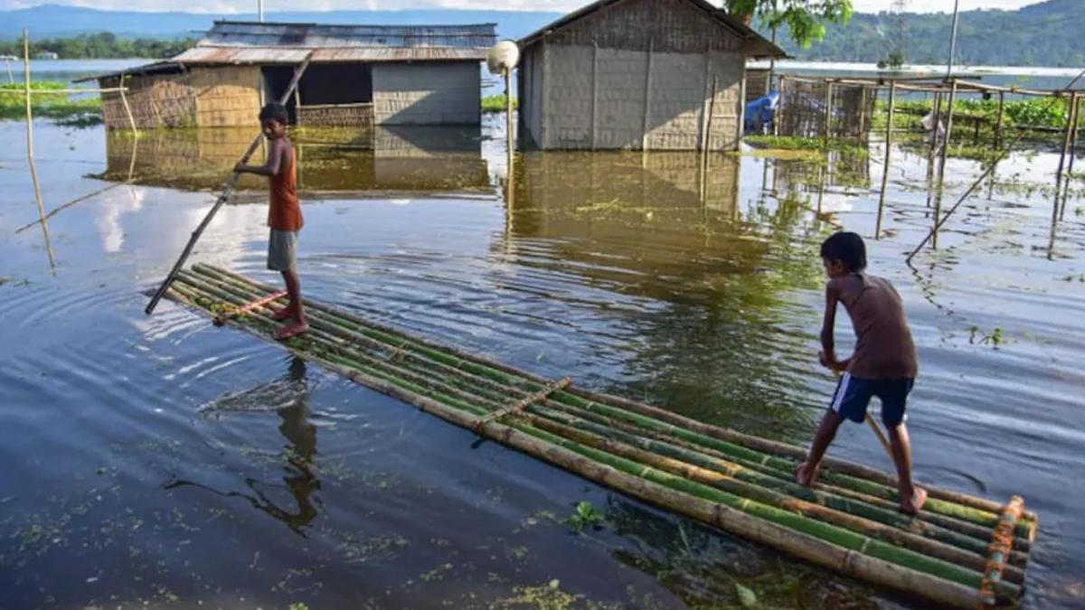 बाढ़ प्रभावित क्षेत्र में नहीं मिली सूखी जमीन, मचान बनाकर दी मुखाग्नि(प्रतीकात्मक फोटो)
