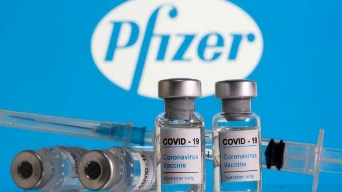 इजरायल में फाइजर वैक्सीन के असर में कमी ने बढ़ाई चिंता, मास्क और सोशल डिस्टेंसिंग नियमों में दी गई थी ढील - Corona Virus Israel sees drop in Pfizer vaccine protection against infections Diseases ntc - AajTak