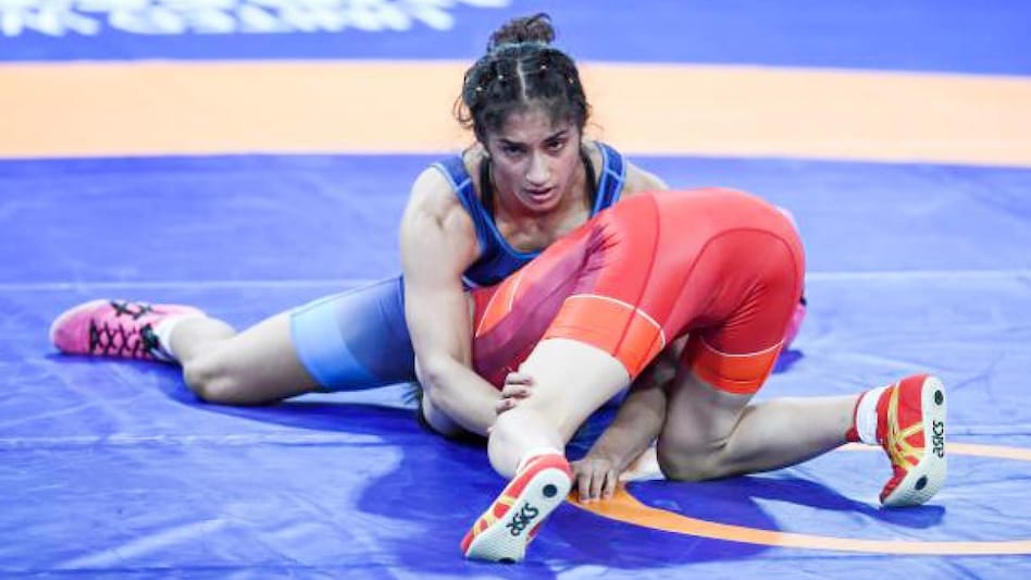IOA पर भड़कीं विनेश फोगाट, बोलीं- क्या फिजियो के लिए अनुरोध करना अपराध है? - Tokyo Olympics: Vinesh Phogat has complained saying her physio has not been accredited tspo - AajTak