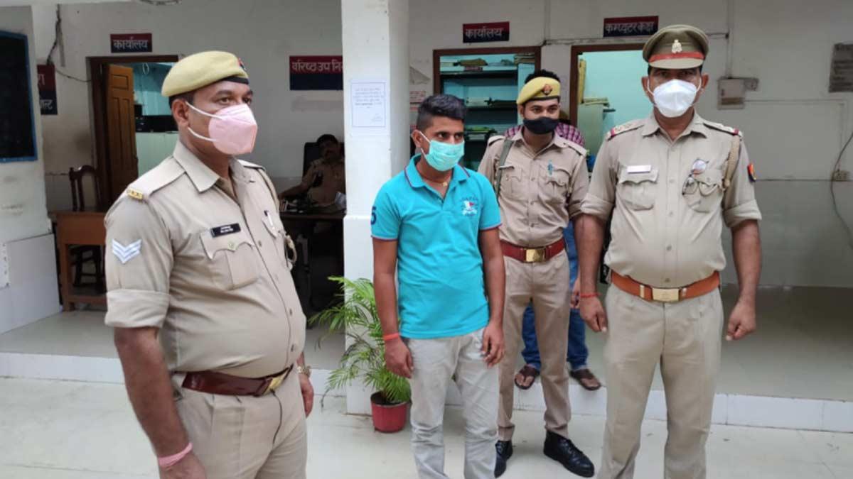 संत कबीर नगर जिले में दूसरे छात्र के नाम पर परीक्षा देते पकड़ा गया गौरव