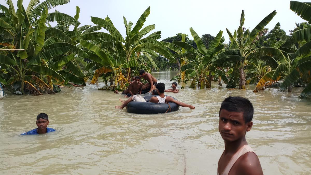 बिहार में बाढ़ से हालात
