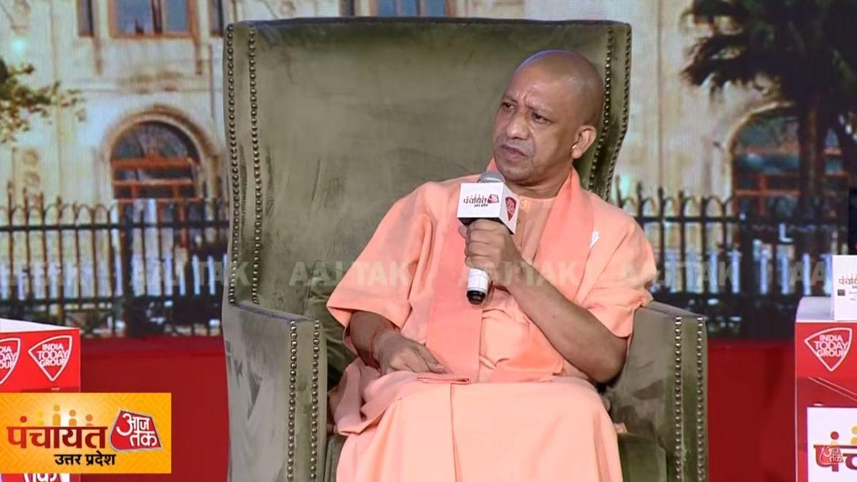 पंचायत आजतक 2021: गाड़ी क्यों पलटी? योगी बोले- एक्सीडेंट हो सकता है और एक्सीडेंट किसी का भी हो सकता है पंचायत आजतक 2021: गाड़ी क्यों पलटी? योगी बोले- एक्सीडेंट हो सकता है और एक्सीडेंट किसी का भी हो सकता है