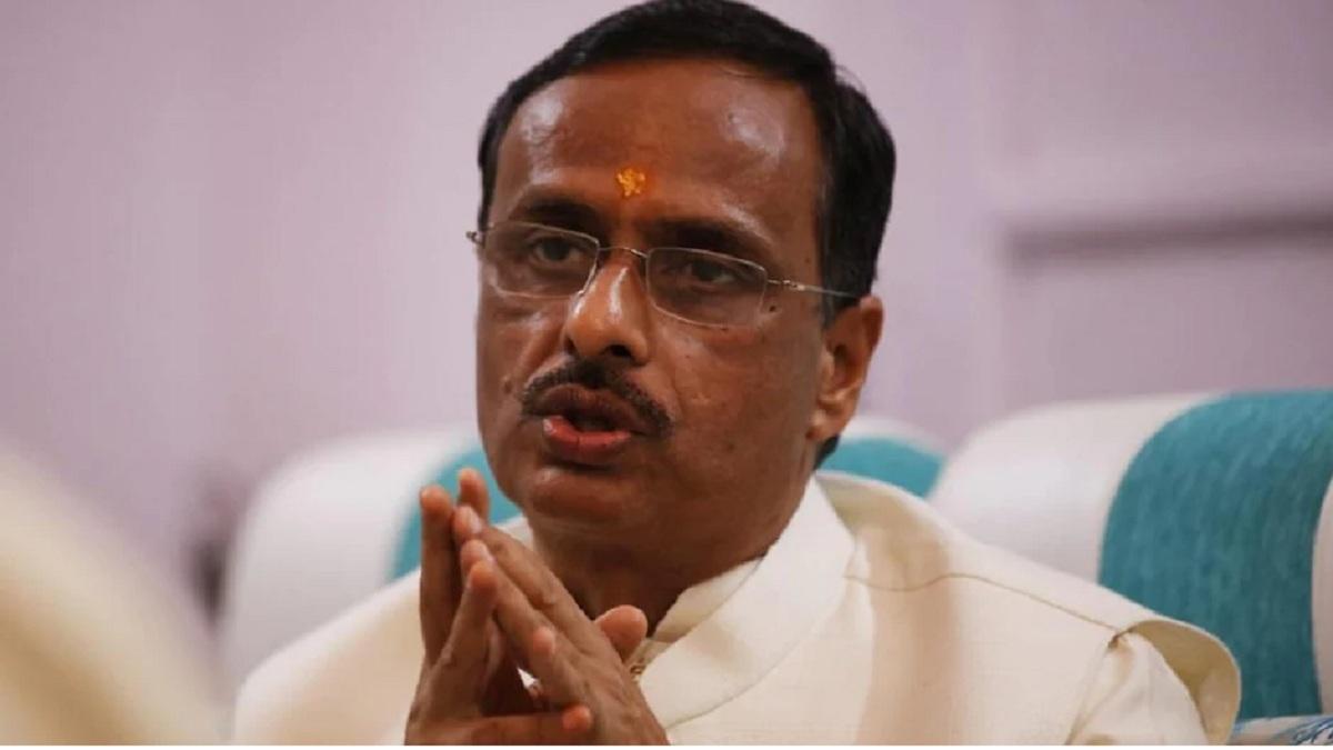 जब दिनेश शर्मा ने याद दिलाए--'तिलक-तराजू' और 'हवा में उड़ गए जय श्री राम' के नारे जब दिनेश शर्मा ने याद दिलाए--'तिलक-तराजू' और 'हवा में उड़ गए जय श्री राम' के नारे