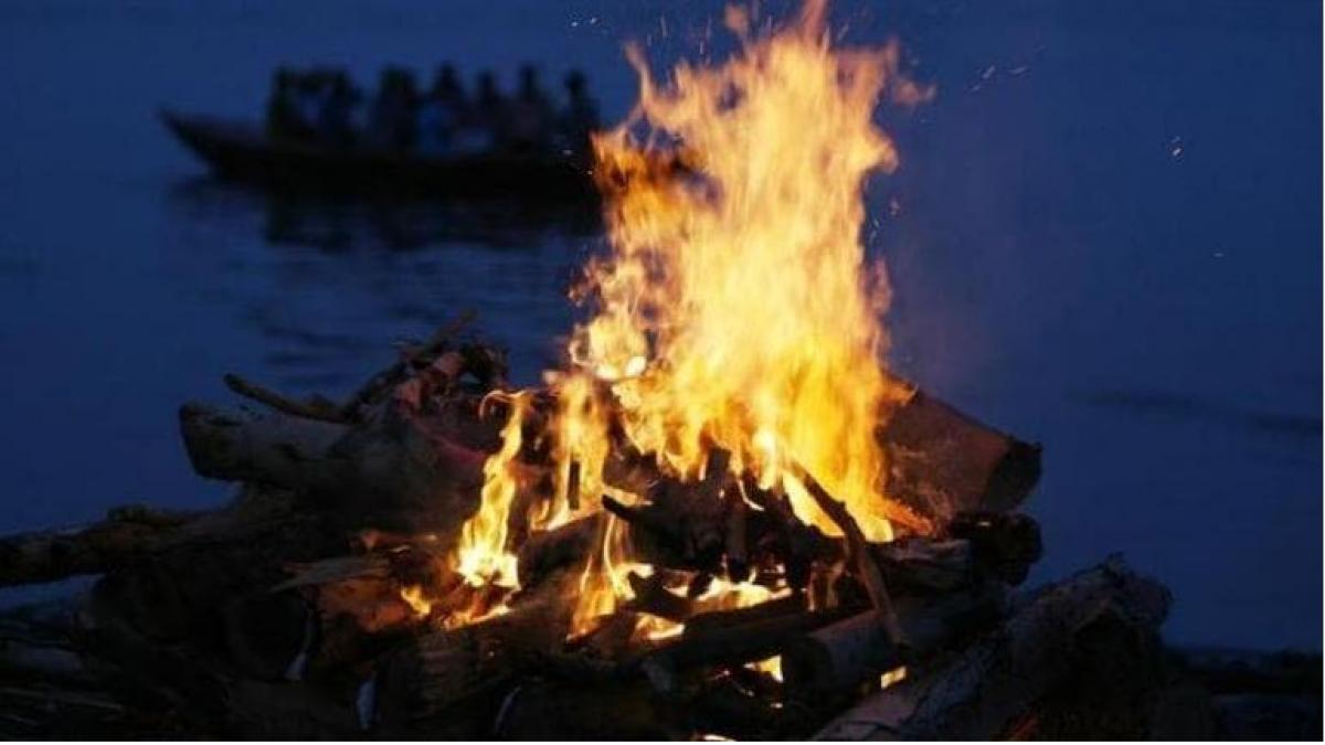 जलती चिता में कूदकर दी जान (सांकेतिक फोटो)