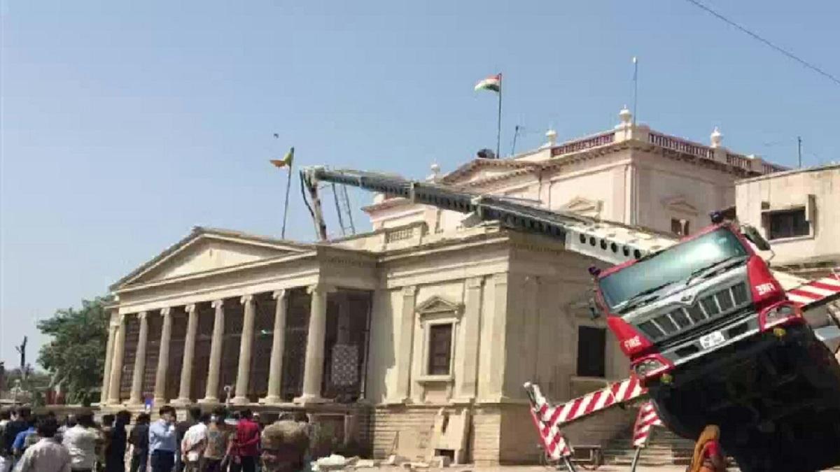 ग्वालियर: सामने आया क्रेन हादसे का वीडियो, झंडे की रस्सी बदलते वक्त 3 ने गंवाई थी जान