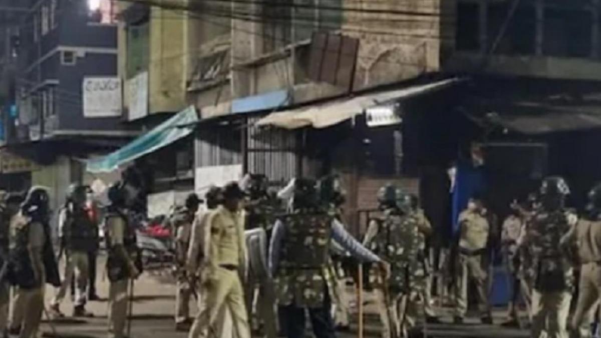 इससे पहले पुलिस ने मारपीट करने वाले तीन आरोपियों को गिरफ्तार कर लिया