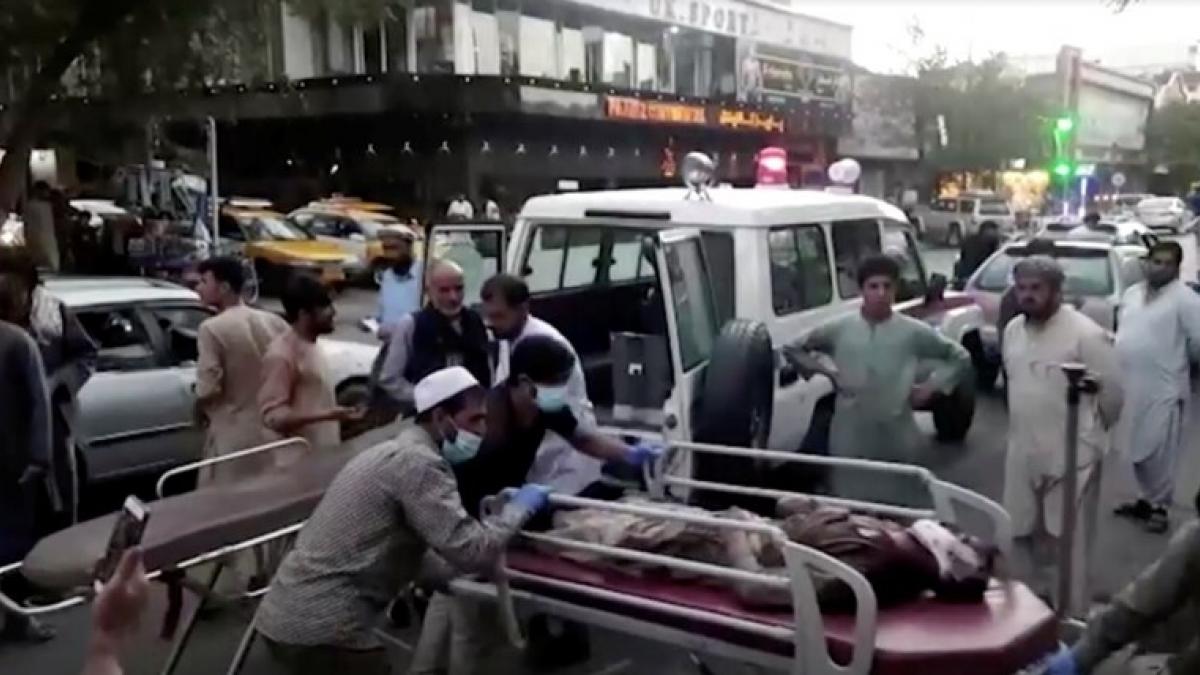 काबुल में हमले के बाद की तस्वीर (रॉयटर्स)