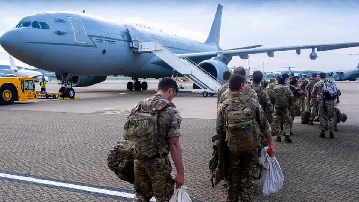 काबुल एयरपोर्ट (AP)