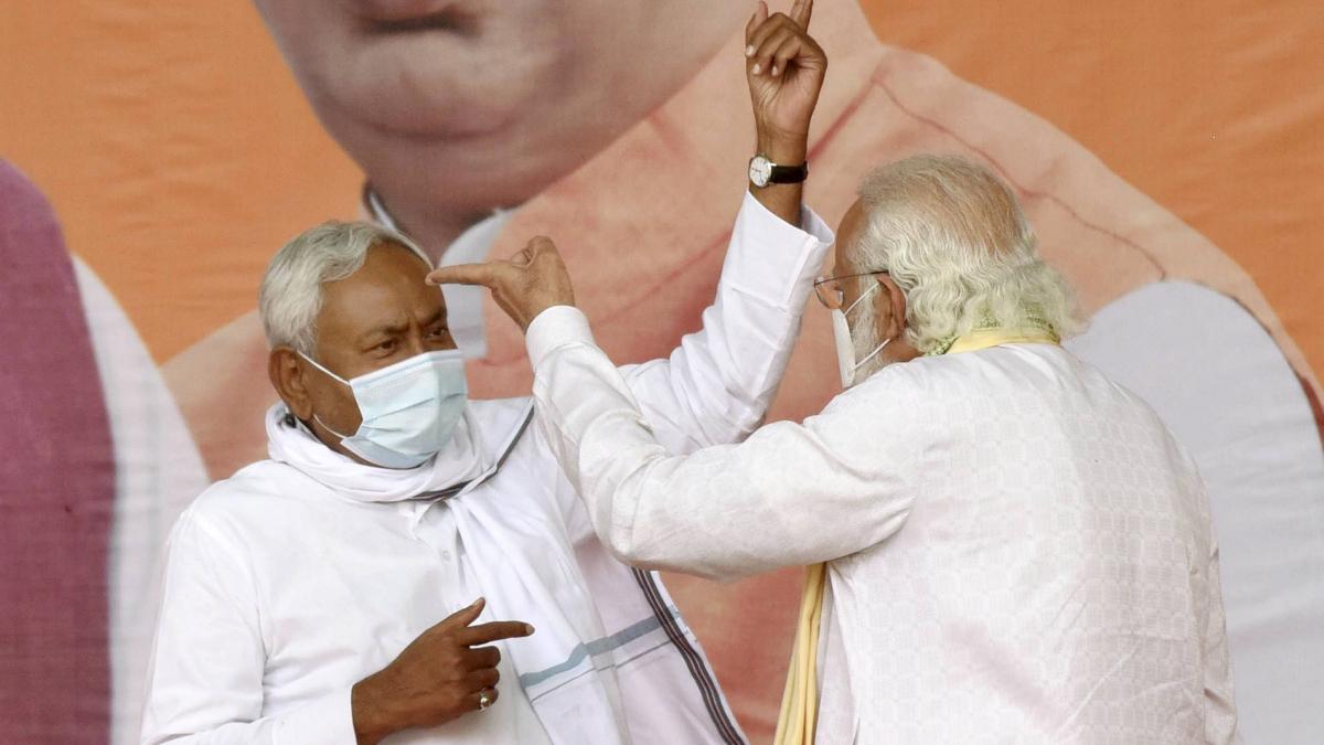 नीतीश कुमार और प्रधानमंत्री मोदी (फाइल फोटो-PTI)