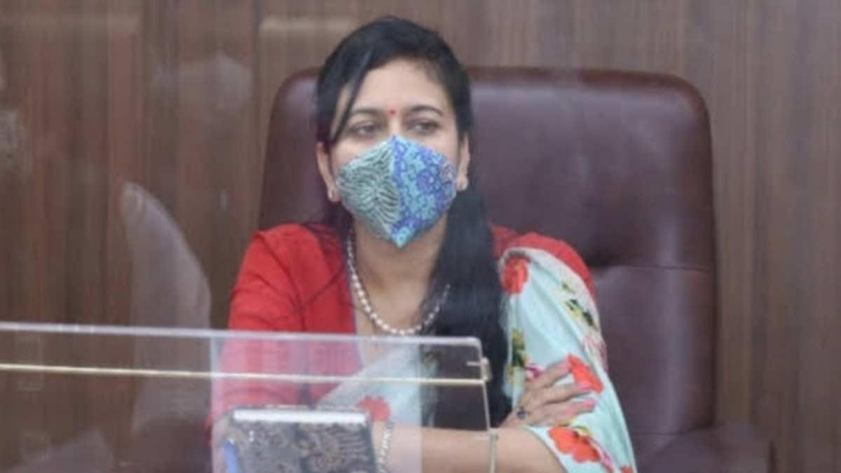 नोएडा अथॉरिटी की सीईओ रितु महेश्वरी (आजतक)