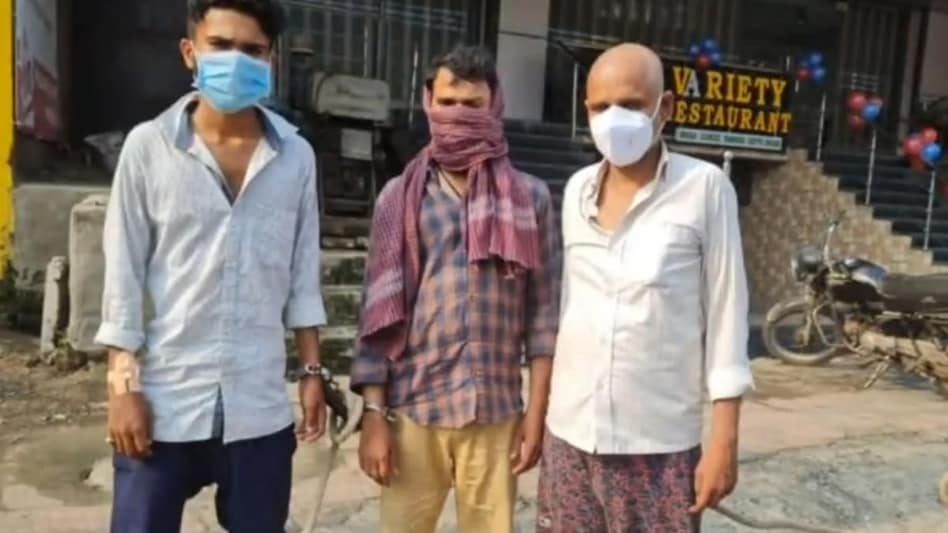 बेटे की हत्या के आरोप में पिता गिरफ्तार (फोटो- आजतक)