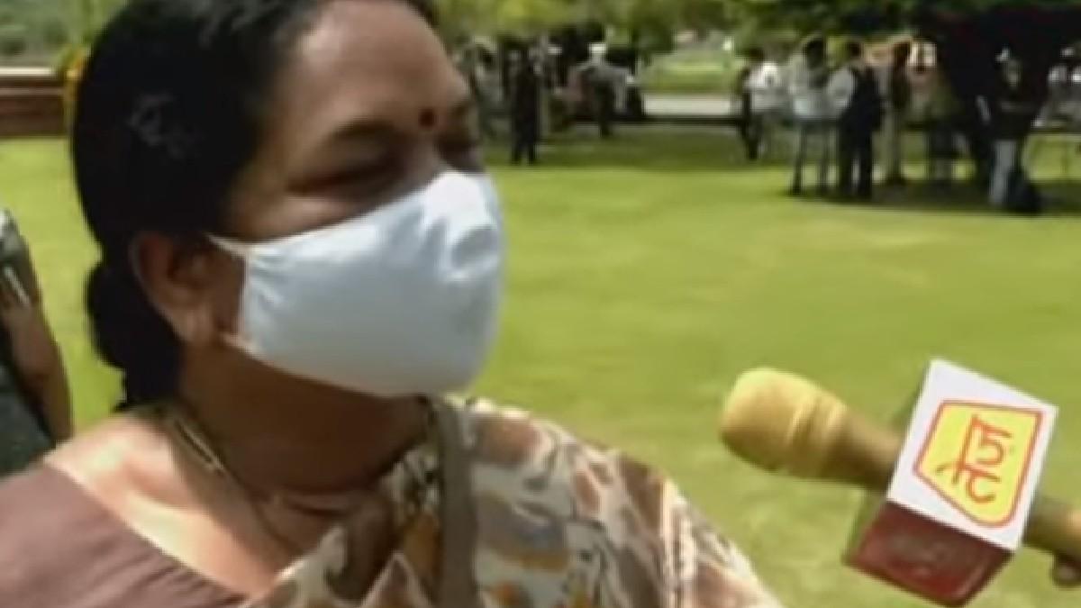 फूलो देवी ने कहा, धक्का मुक्की में उनके हाथ और कमर में चोट लगी