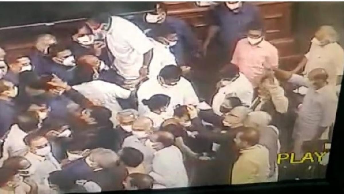 राज्यसभा में हुई थी धक्का-मुक्की