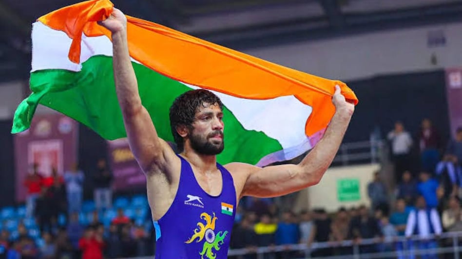 Tokyo Olympics: 10 साल की उम्र से ट्रेनिंग, पिता रोज 40 किमी दूर दूध-फल देने आते थे, जानें कौन हैं रवि दहिया - Who is Wrestler Ravi Dahiya Tokyo Olympics 2020 Ravi