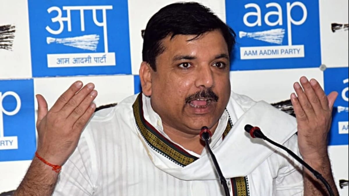 AAP सांसद संजय सिंह की बढ़ी मुसीबत, जल शक्ति मंत्री महेंद्र सिंह ने भेजा मानहानि का नोटिस - sanjay singh aam aadmi party mahendra singh defamation case election ntc - AajTak