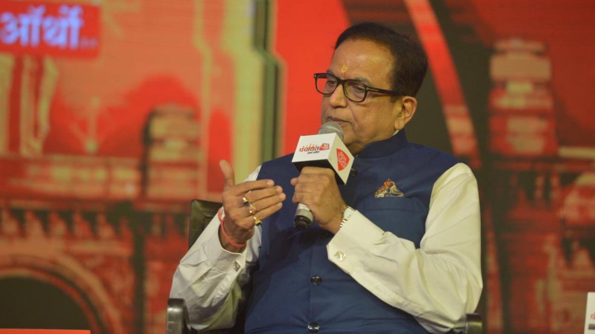 पंचायत आज तक 2021: अशुभ घड़ी में हुआ अयोध्या का ईंट पूजन, अबतक नींव तक न बन सकीः सतीश मिश्र पंचायत आज तक 2021: अशुभ घड़ी में हुआ अयोध्या का ईंट पूजन, अबतक नींव तक न बन सकीः सतीश मिश्र