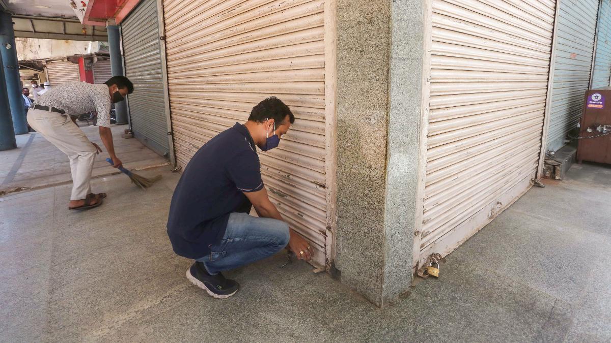 सभी दुकानें भी अब पहले की तरह खुल सकेंगी. (फाइल फोटो-PTI)