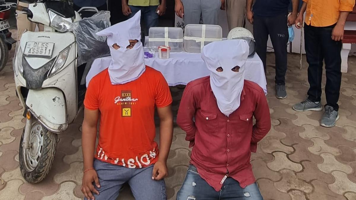 दोनों बदमाशों को पुलिस ने किया गिरफ्तार. 