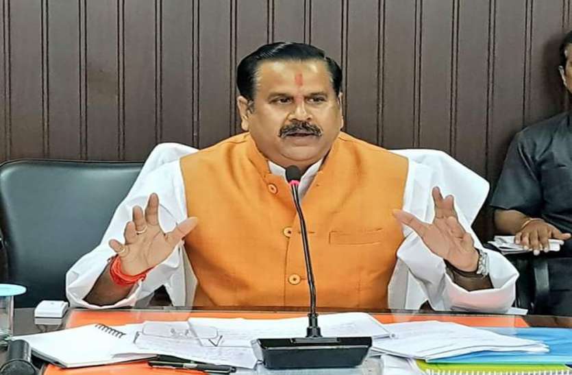 यूपी में बाढ़ की समस्या कहीं नहीं, पूरी तरह से सुरक्षित है प्रदेश: महेंद्र सिंह यूपी में बाढ़ की समस्या कहीं नहीं, पूरी तरह से सुरक्षित है प्रदेश: महेंद्र सिंह