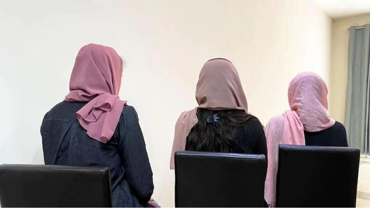 तालिबान ने महिलाओं पर पाबंदियां लगानी शूरू कर दीं हैं. (प्रतीकात्मक तस्वीर)