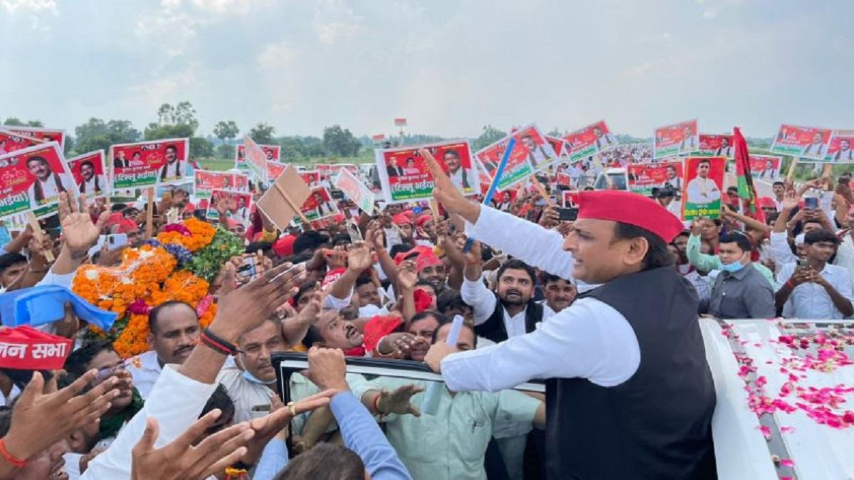 कन्नौज पहुंचे अखिलेश यादव