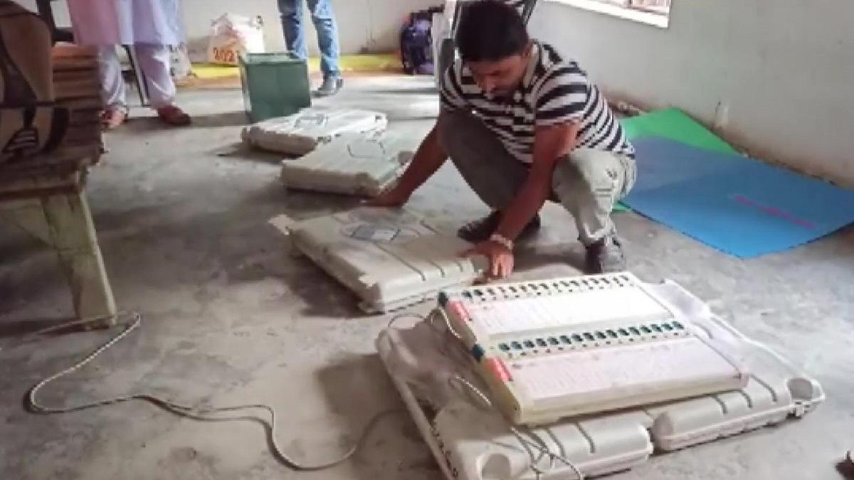 हाजीपुर में बदइंतजामी (फोटो - ANI)