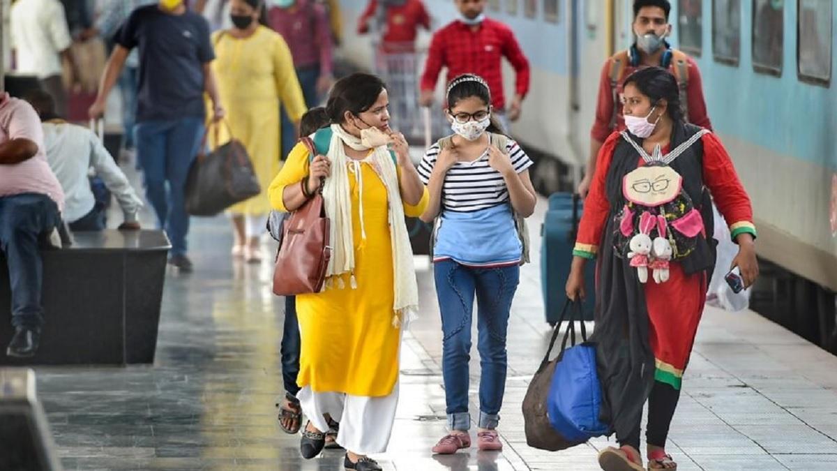 'कोरोना की तीसरी लहर होगी कम घातक'