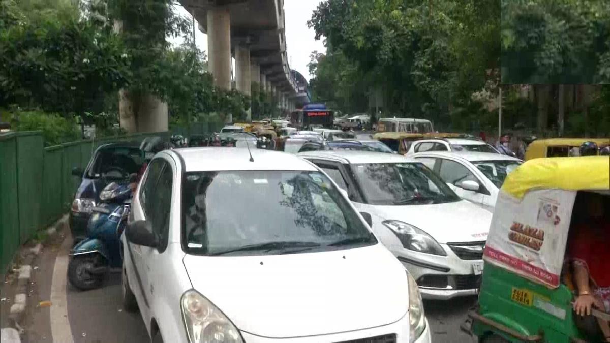 हरियाणा से दिल्ली आने वाले रास्ते बंद, कृषि कानून को लेकर अकाली दल का हल्ला बोल, भीषण जाम