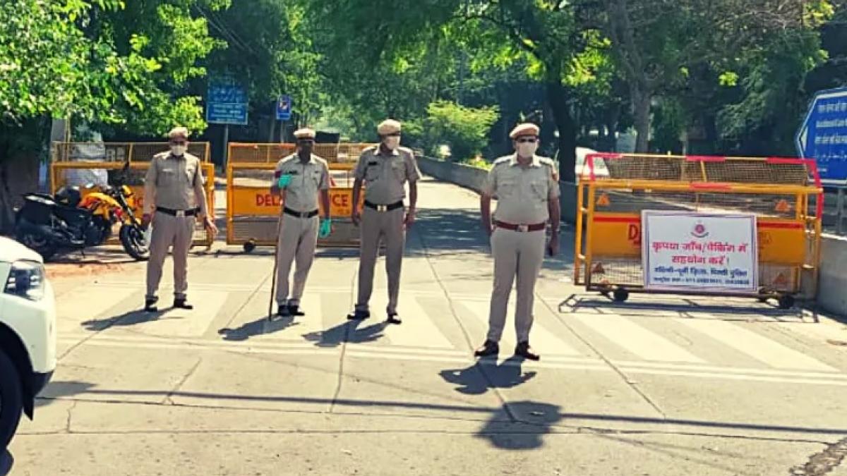 दिल्ली की रोहिणी कोर्ट में गैंगवॉर, हमलावरों ने गैंगस्टर को मारा, शूटआउट में 3 की मौत