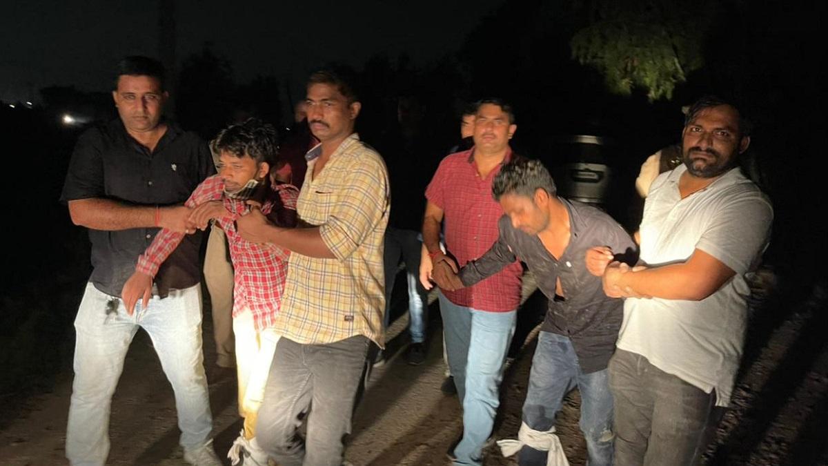 गाजियाबाद: पुलिस और बदमाशों के बीच एनकाउंटर, दो को लगी गोली, अस्पताल में भर्ती