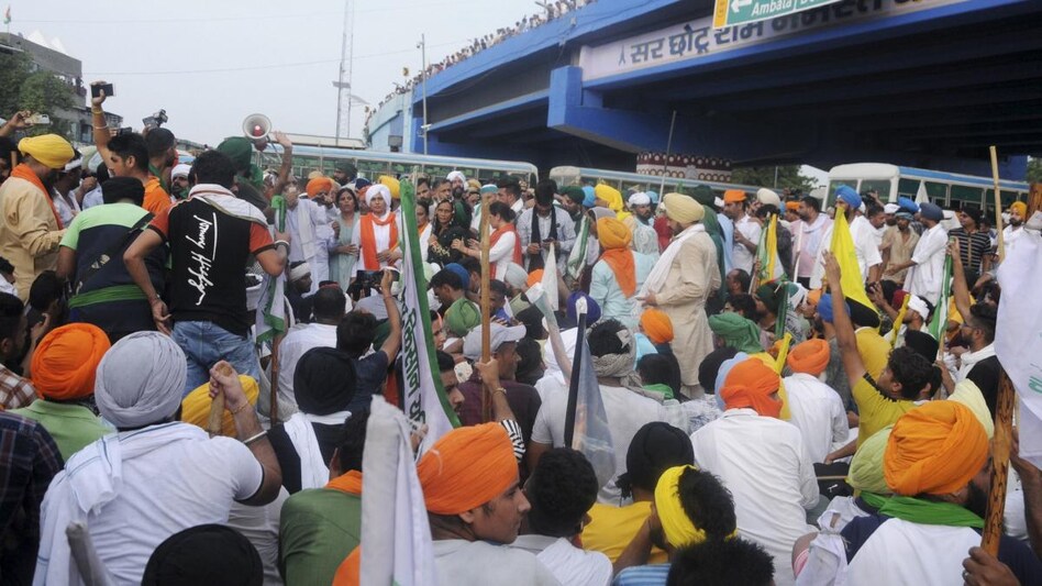करनाल में किसान बनाम सरकार 2.0, हल्ला बोल के बीच जींद में खोले गए हाइवे - Haryana karnal farmers protest Jind highway open updates ntc - AajTak