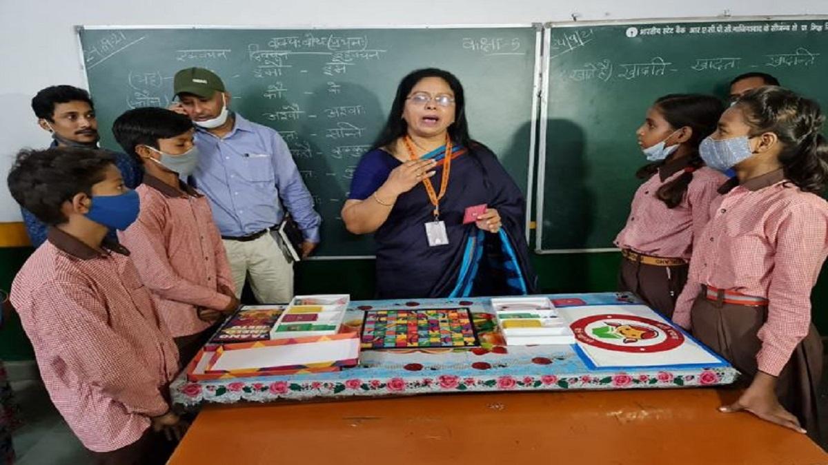 गाजियाबाद की IAS की अनूठी पहल (फोटो- आजतक)