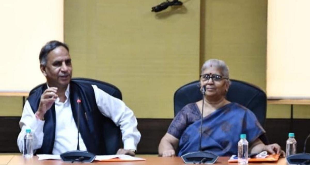 26 विद्वानों को सम्मानित किया जाएगा.