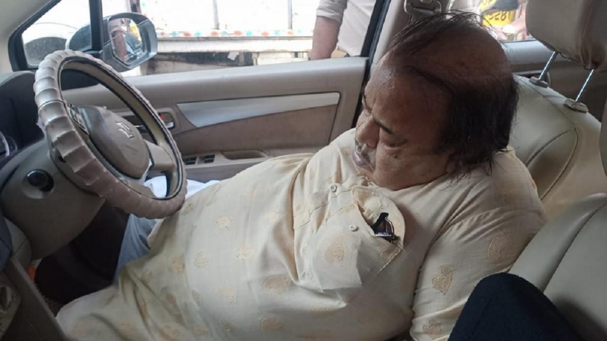 कार चलाते समय आया हार्ट अटैक