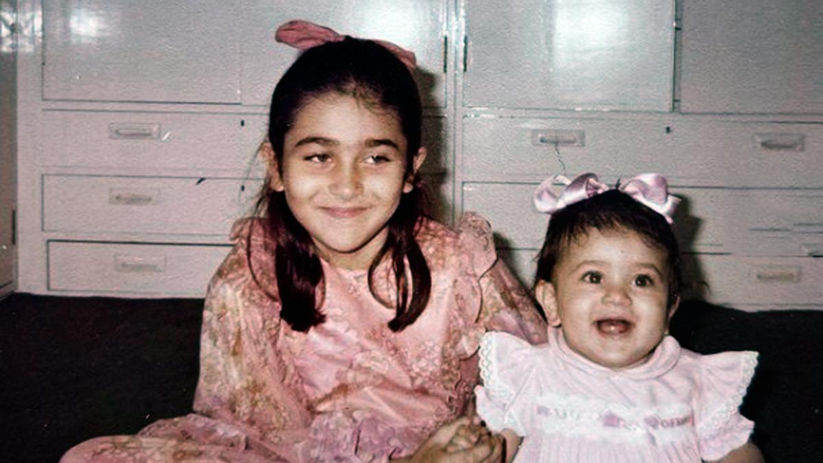 करीना कपूर खान और करिश्मा कपूर थ्रोबैक फोटोज