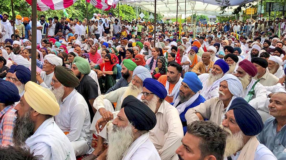 करनालः किसानों और सरकार के बीच आज भी 'बेनतीजा' रही बातचीत, कल सुबह फिर मीटिंग