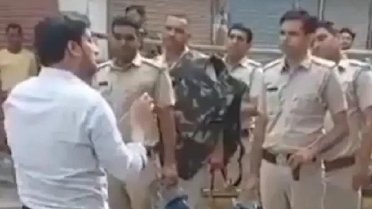 करनाल के एसडीएम का तबादला (फोटो-वीडियो ग्रैब)