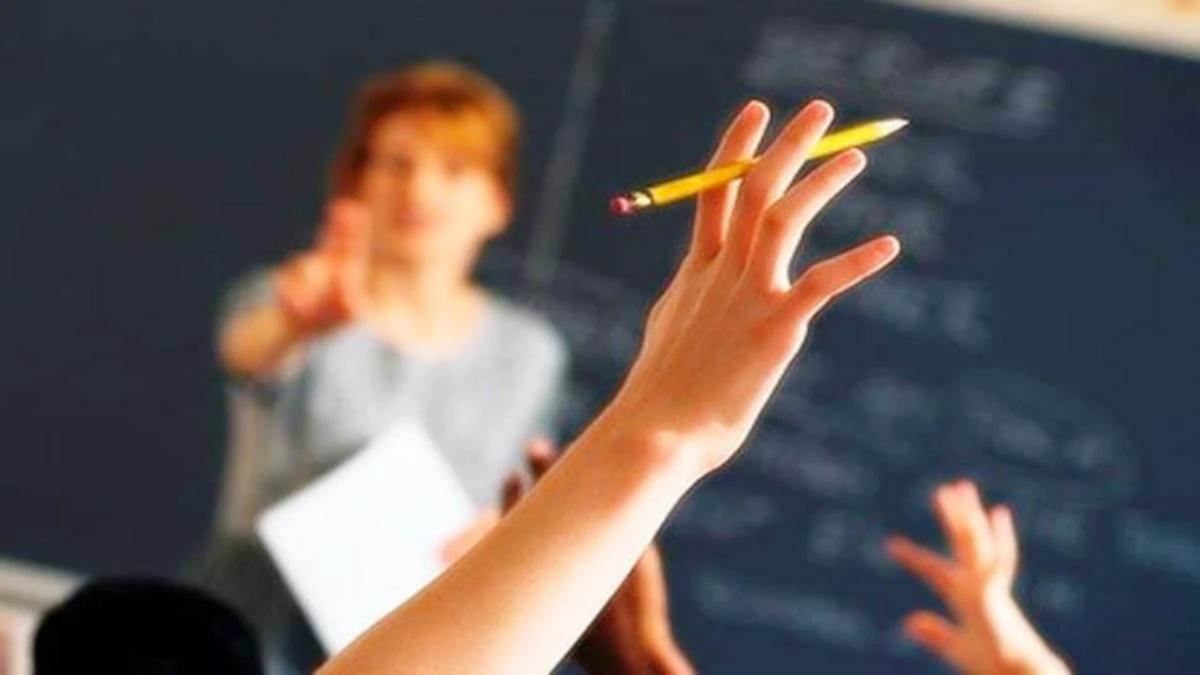 'बहानेबाज' टीचर! बीमार बताकर 769 दिन छुट्टी में काटे, अब सच्चाई आई सामने