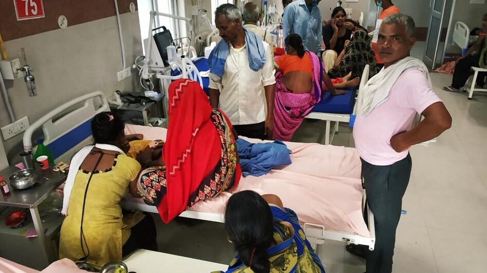 फिरोजाबाद: डेंगू-बुखार से हालात बेकाबू, प्रशासन ने मरने वालों की संख्या बताई 44, विधायक बोले- असली आंकड़ा 60 के पार - Firozabad Viral Dengue Latest News Official ...