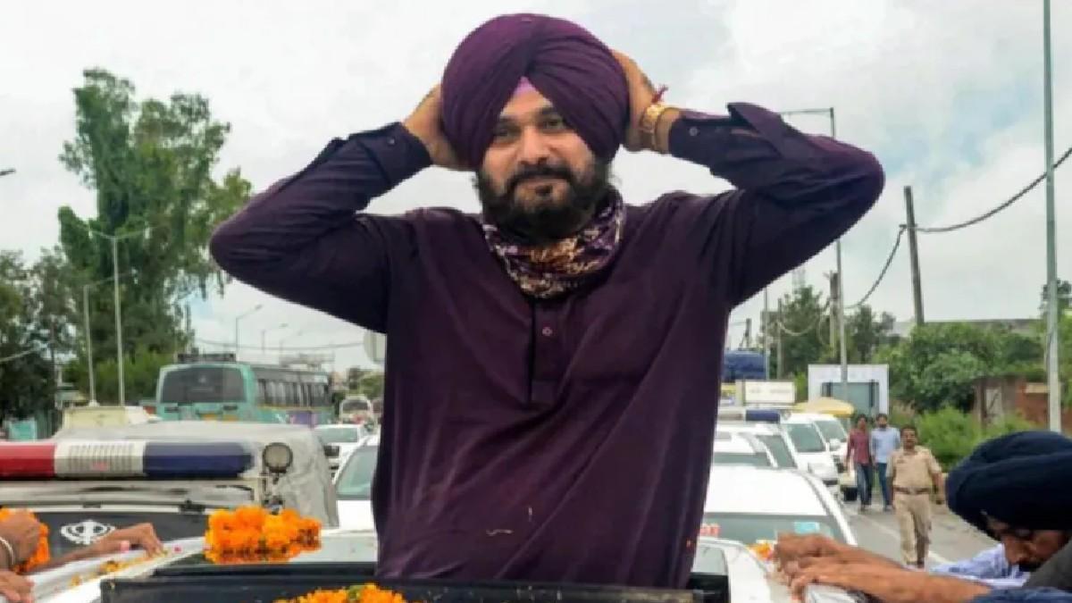 नवजोत सिंह सिद्धू ने पंजाब प्रदेश अध्यक्ष पद से दिया इस्तीफा