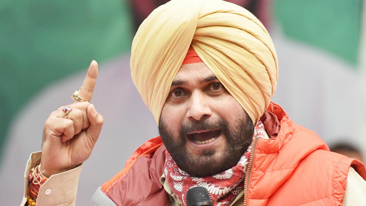 navjot singh sidhu 1 0 Navjot Singh Sidhu Resignation: सिद्धू के इस्तीफे पर BJP बोली- उन्हें दलित सीएम बर्दाश्त नहीं हो रहा - navjot singh sidhu resign punjab congress chief bjp amit malviya mukhtar abbas naqvi attacks