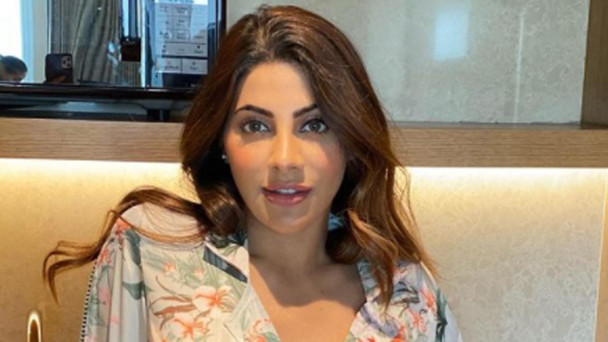 निक्की तंबोली से पैपराजी ने नोरा फतेही की तरह पोज देने को कहा, एक्ट्रेस ने यूं किया रिएक्ट