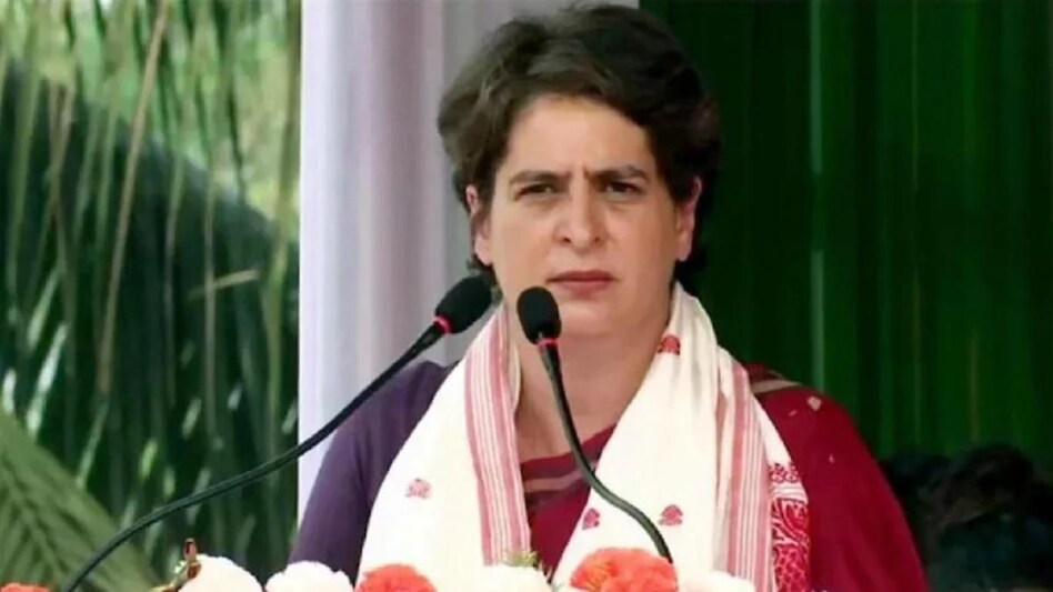 प्रियंका गांधी का बीजेपी पर पलटवार- वक्त बताएगा किसका अस्तित्व है और किसका नहीं - priyanka gandhi congress preparation of election amethi bjp ntc - AajTak