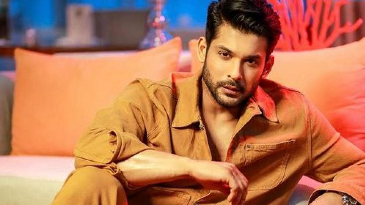 Sidharth Shukla à¤à¥ पà¥à¤¸à¥à¤à¤®à¤¾à¤°à¥à¤à¤® à¤à¤¾ à¤à¤à¤¤à¤à¤¾à¤°, शरà¥à¤° पर नहà¥à¤ à¤à¥à¤ à¤à¥ निशान - siddarth  shukla death No injuries family in cooper hospital post mortem tmov - AajTak