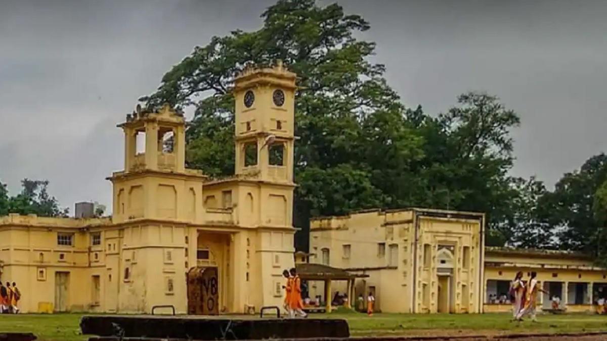 विश्व भारती यूनिवर्सिटी के परिसर में नहीं कर सकते कोई प्रदर्शन, कलकत्ता हाई कोर्ट का आदेश