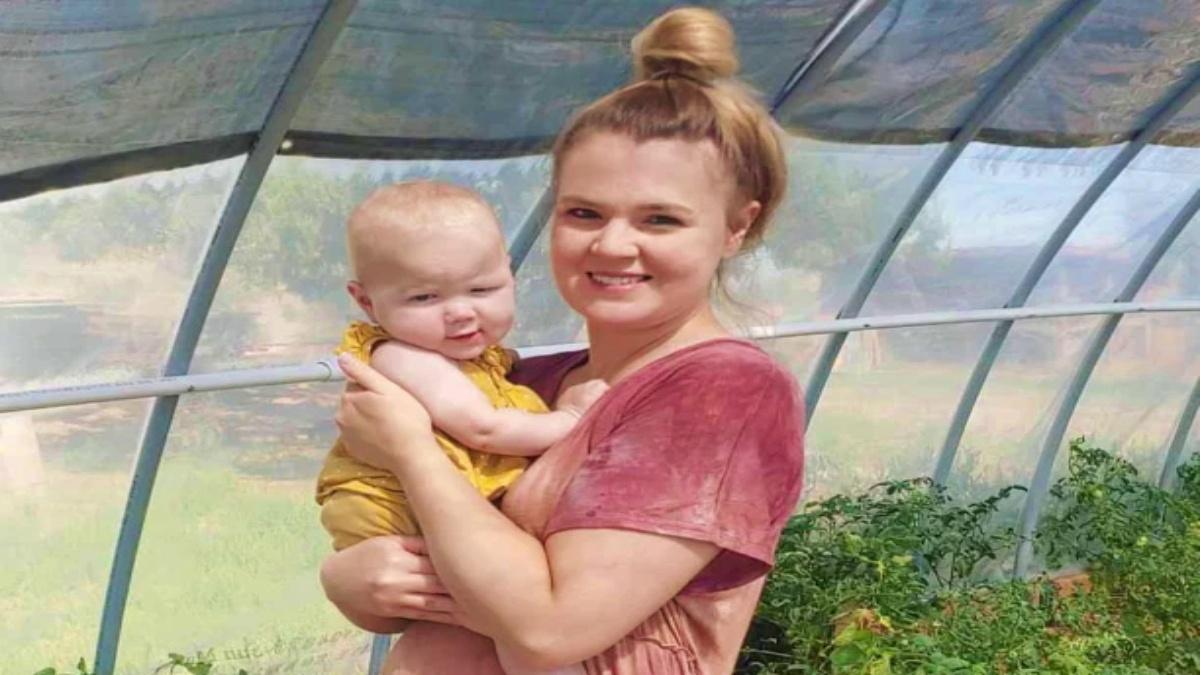 37 की उम्र में 11 बच्चे, 12वें की तैयारी, इस महिला को 'प्रेग्नेंट होना पसंद' है - woman want one dozen kids Despite worries about delivery mother of 11 children loves being pregnant TSTF - AajTak