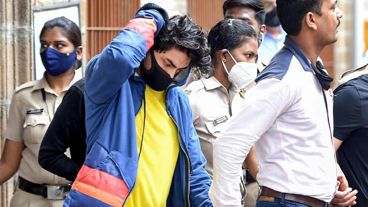 Aryan Khan Drug Case: NCB की कस्टडी में आर्यन को दिया जा रहा रेस्टोरेंट का  खाना, पढ़ने को दी गईं साइंस की किताबें - Aryan Khan Drug Case Update  Restaurant food being