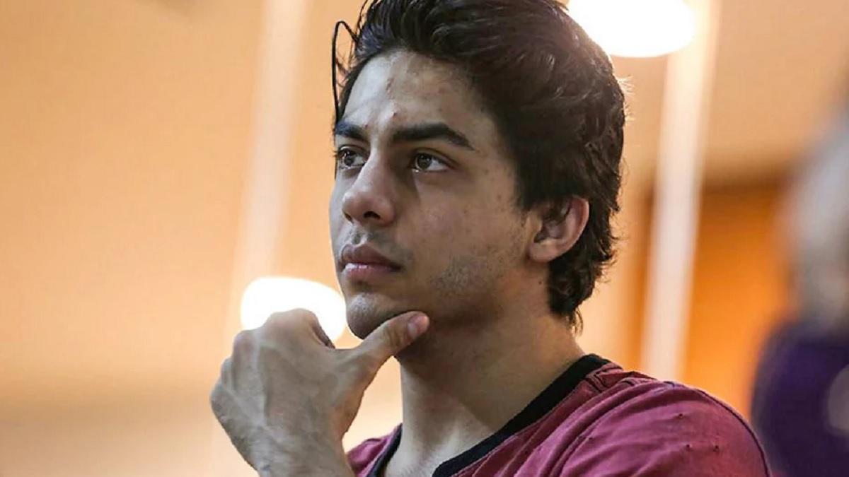 पासपोर्ट सरेंडर, सबूतों से कोई छेड़छाड़ नहीं... किन शर्तों पर आर्यन खान को कोर्ट ने दी जमानत?